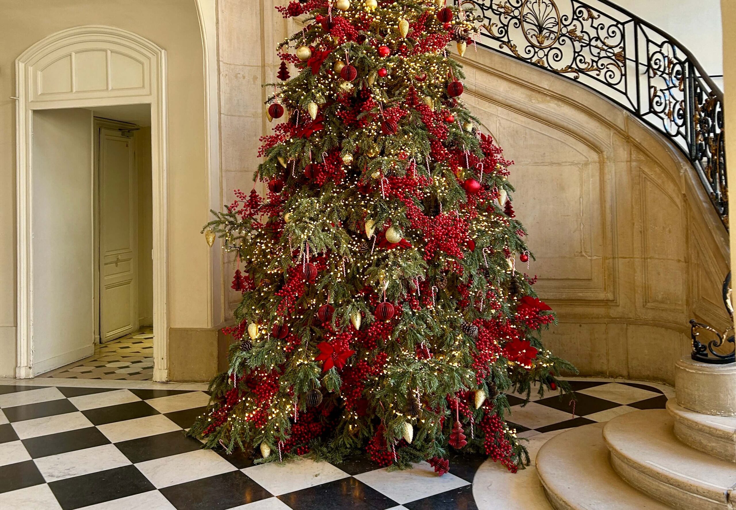 The Perfect Guide to Christmas in Paris